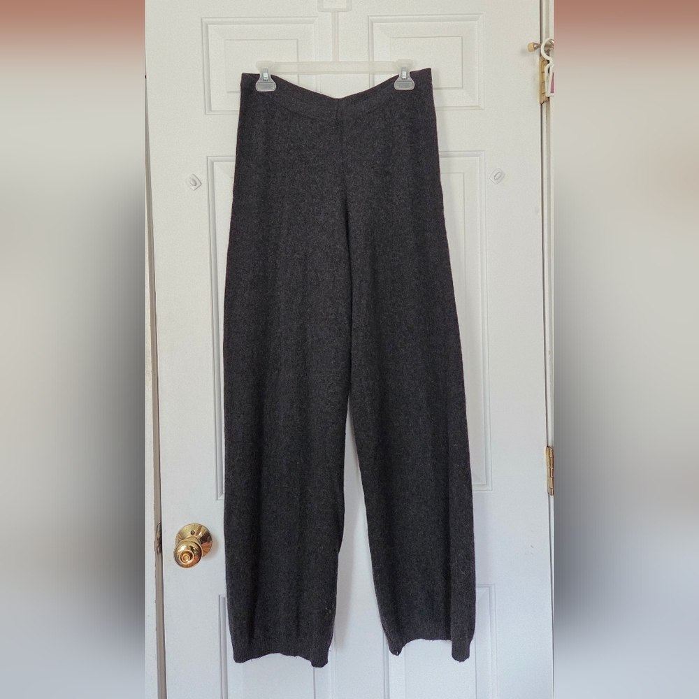 Nieman Marcus Wide Leg 100% Cashmere Knit Pants in Charcoal Gray